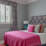 Joivy Elegant 3-Bed Flat With Private Garden In Notting Hill, West London